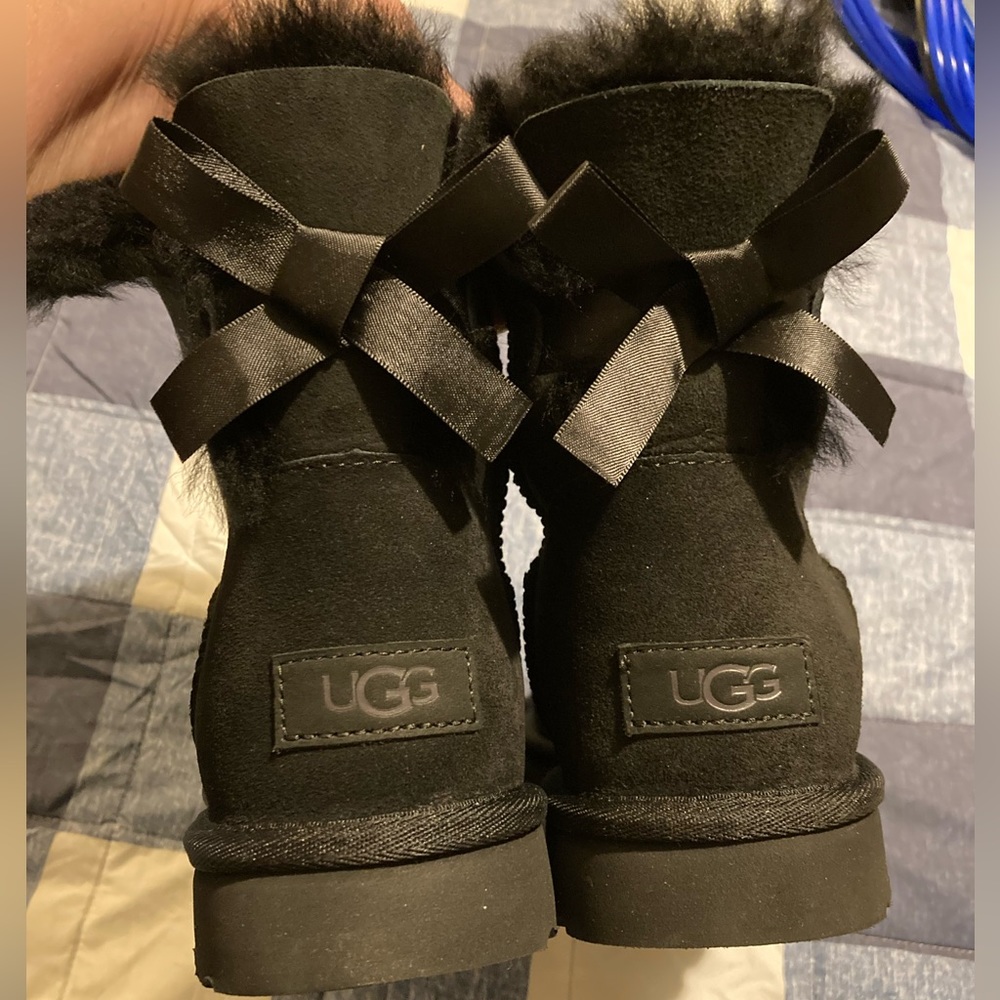 Black UGG W/Mini Barley Bow Il Size 8. New In Box